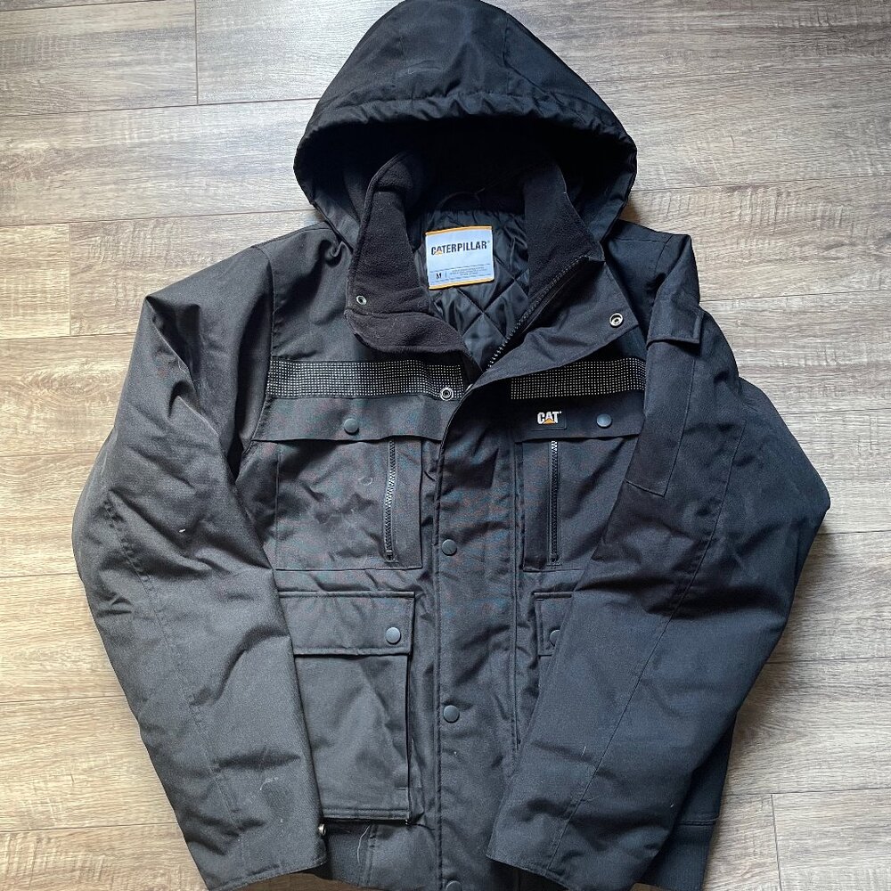 Men's CATERPILLAR Bomber style winter jacket with hood, size M - worn 3x